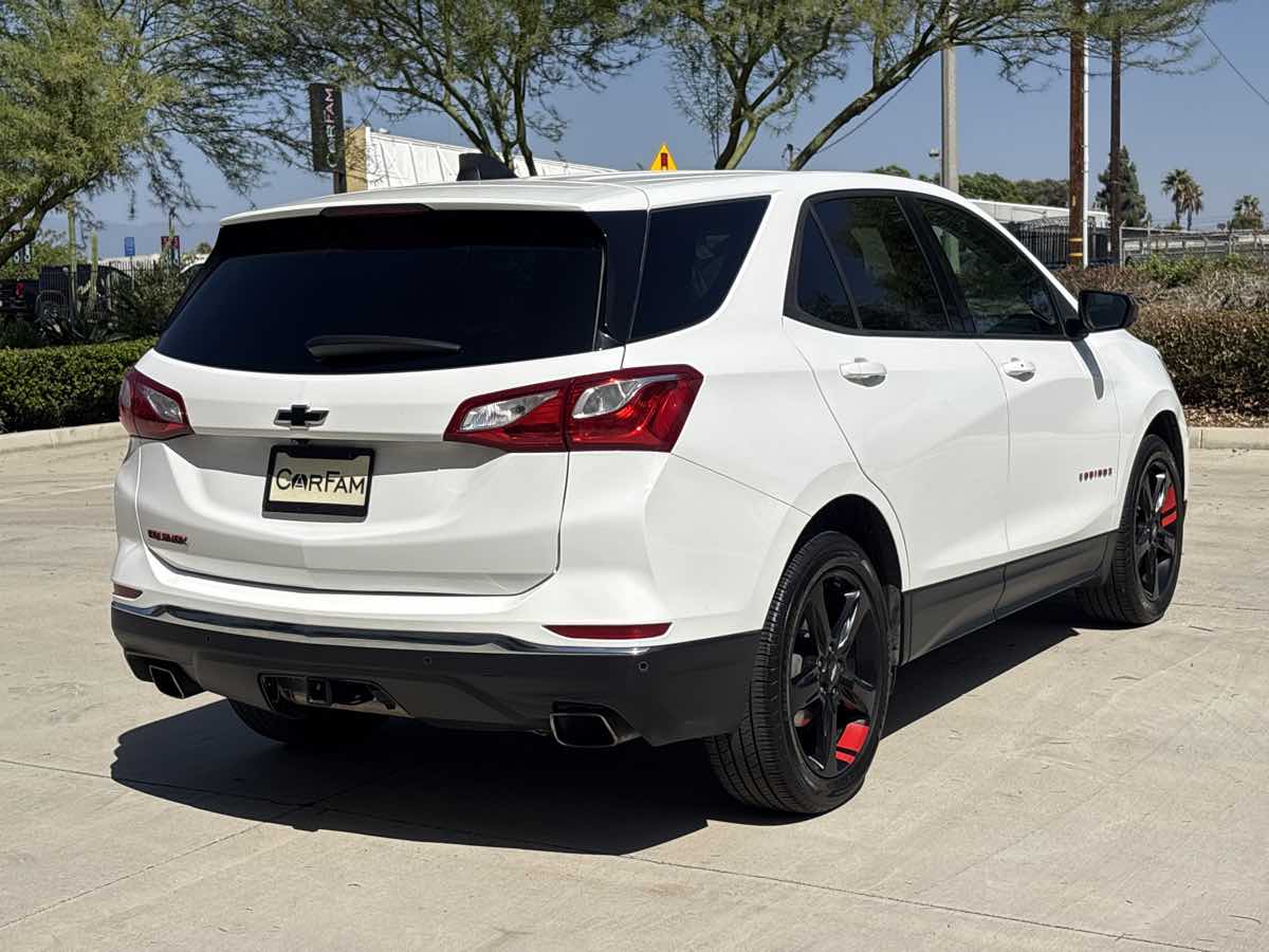 Photo 3 of this Chevrolet Equinox