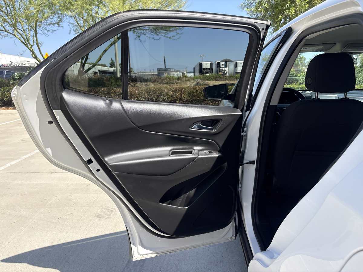 Photo 11 of this Chevrolet Equinox