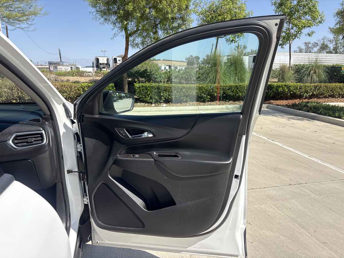 Photo 16 of this Chevrolet Equinox