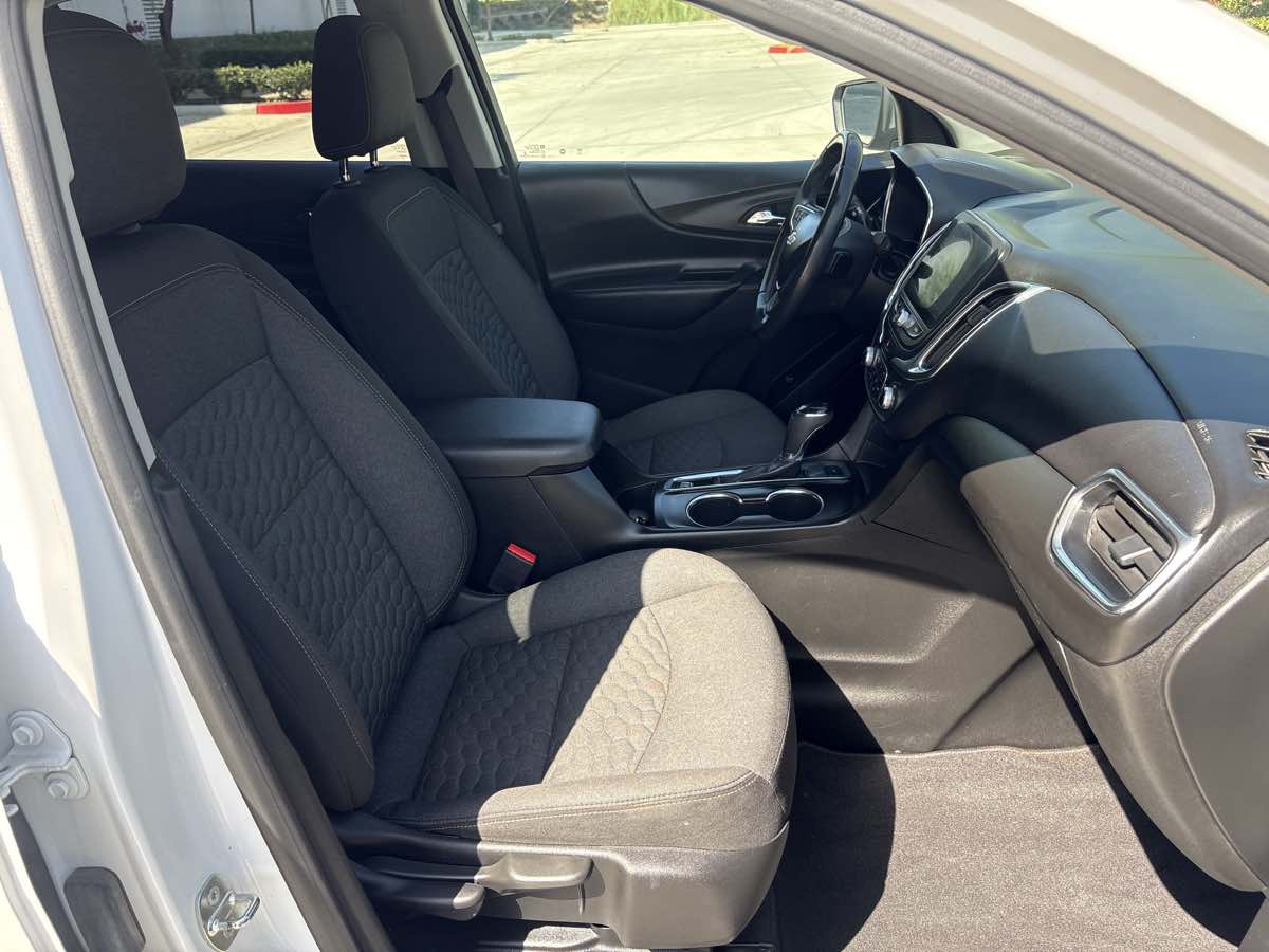 Photo 17 of this Chevrolet Equinox