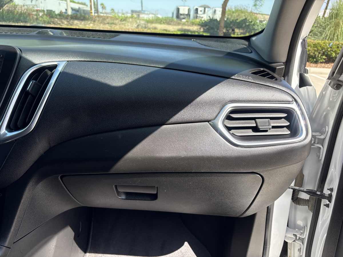 Photo 18 of this Chevrolet Equinox