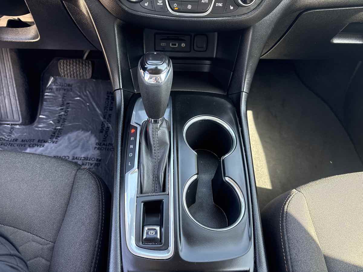 Photo 25 of this Chevrolet Equinox
