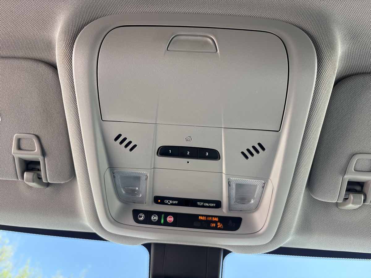 Photo 26 of this Chevrolet Equinox