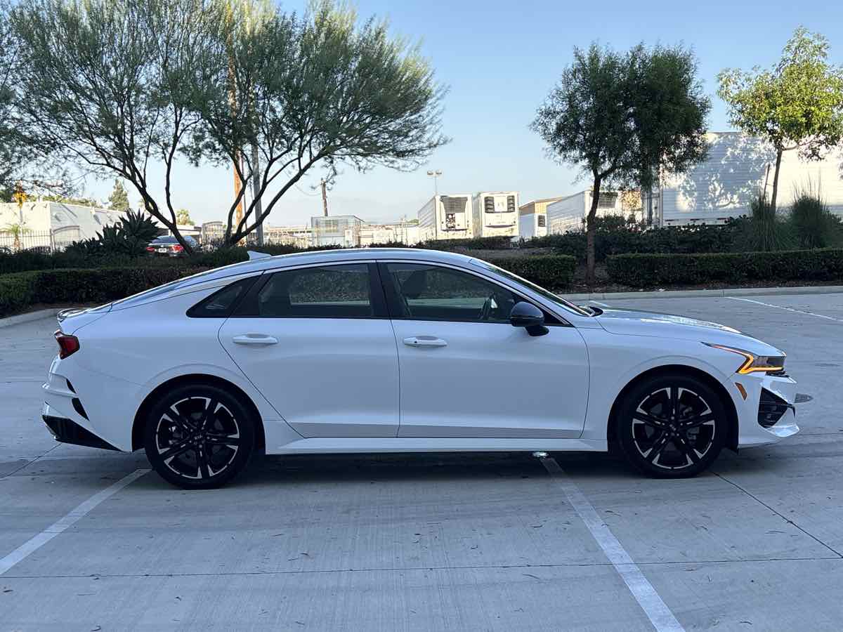Photo 2 of this Kia K5
