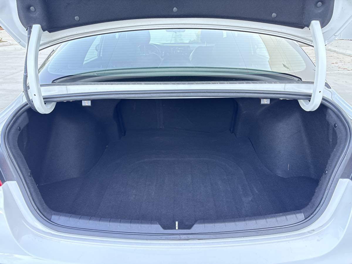 Photo 10 of this Kia K5