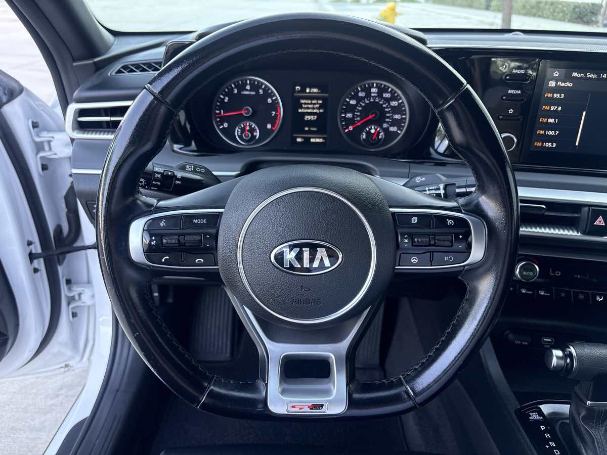 Photo 21 of this Kia K5