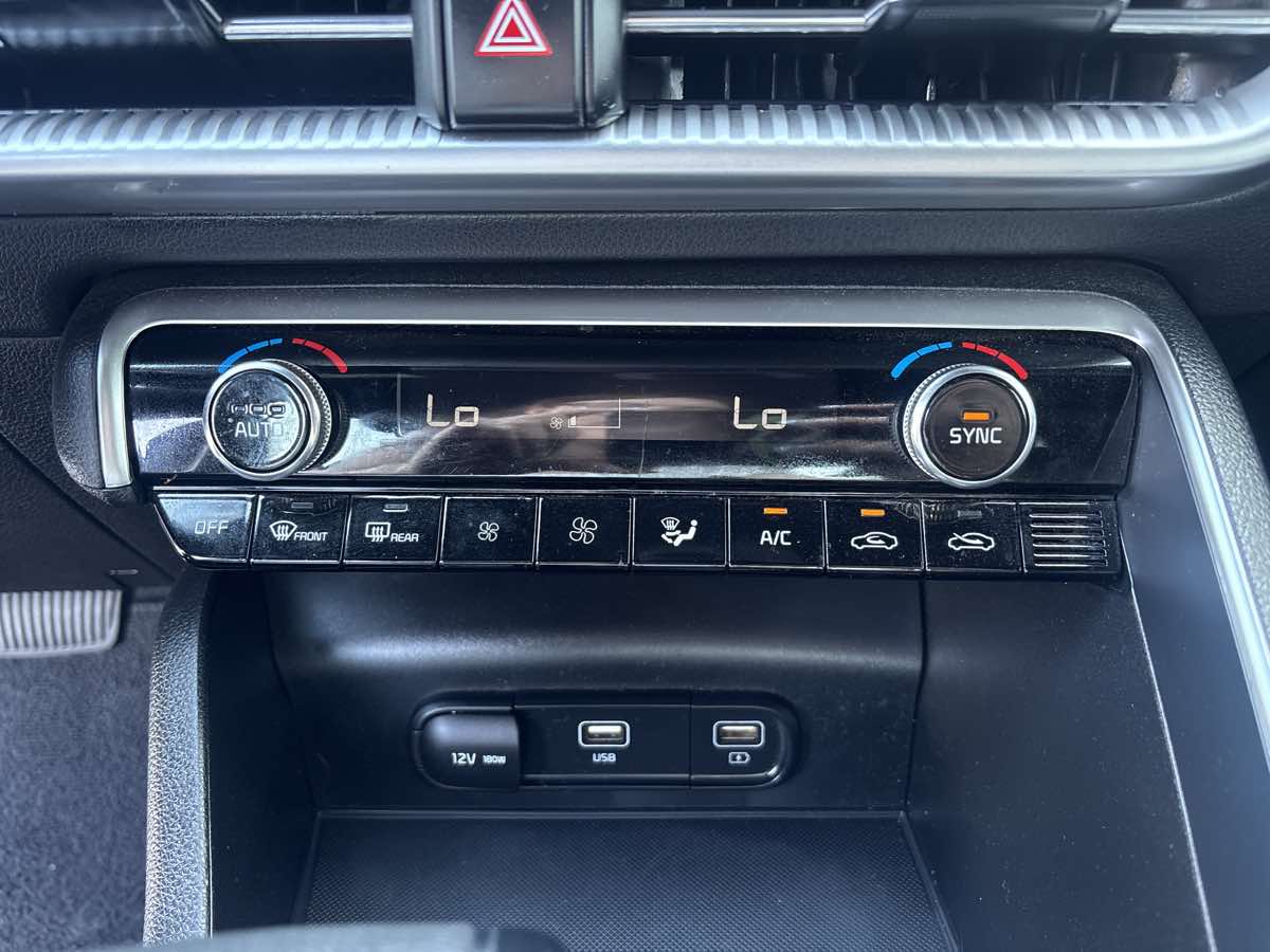Photo 25 of this Kia K5