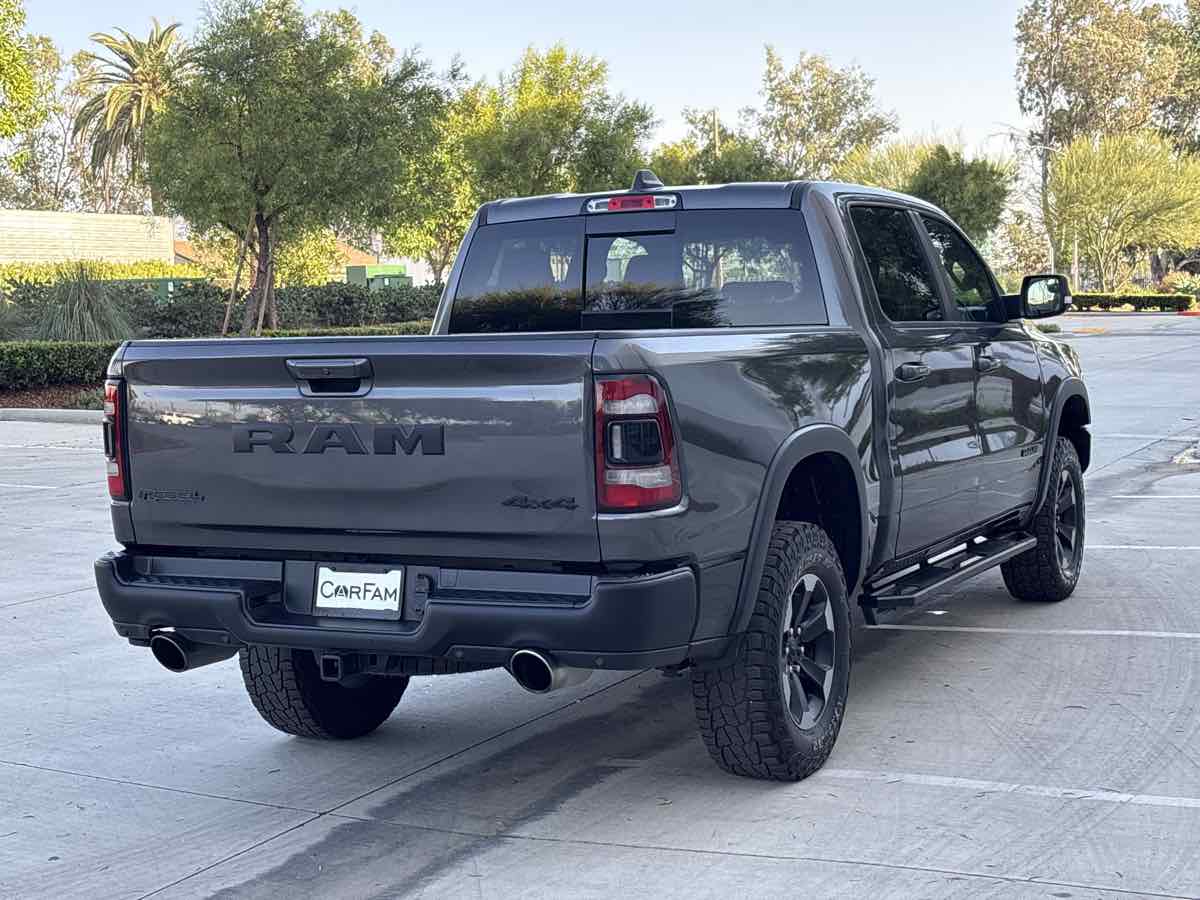Photo 3 of this Ram 1500