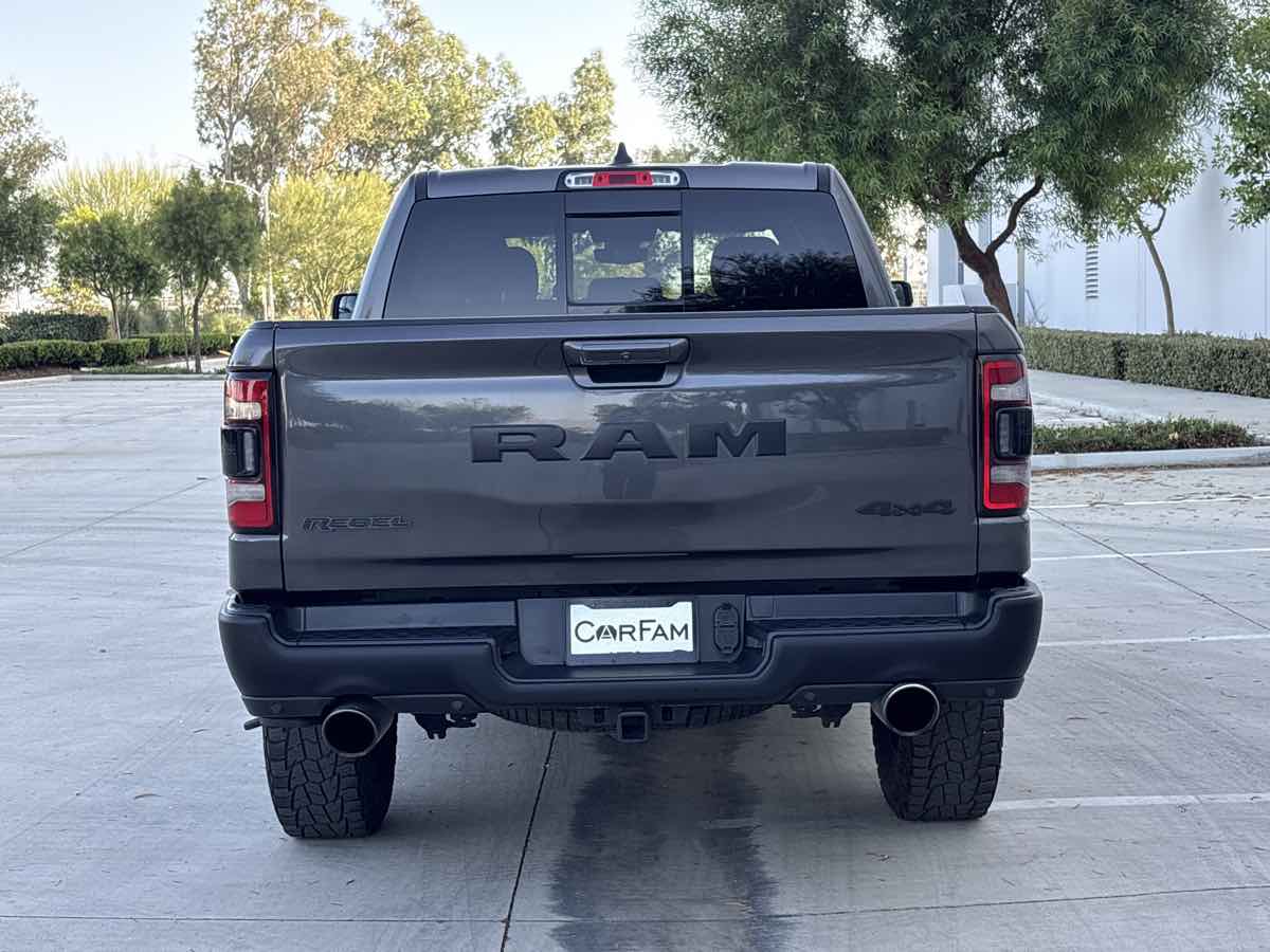 Photo 4 of this Ram 1500