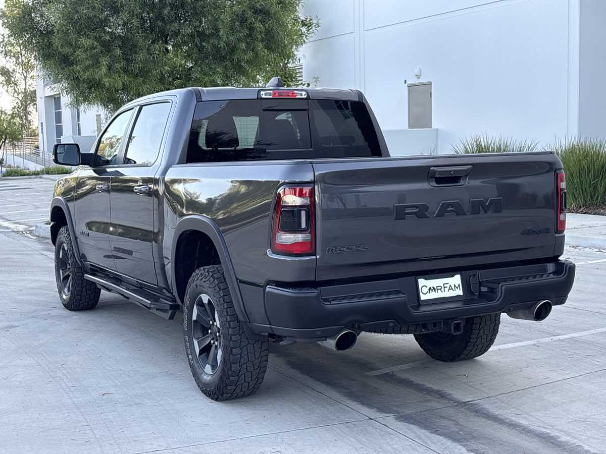 Photo 5 of this Ram 1500