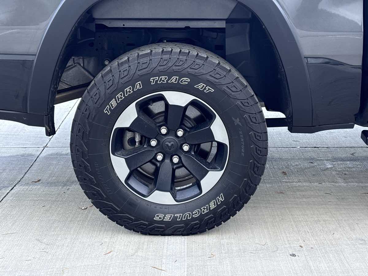 Photo 9 of this Ram 1500
