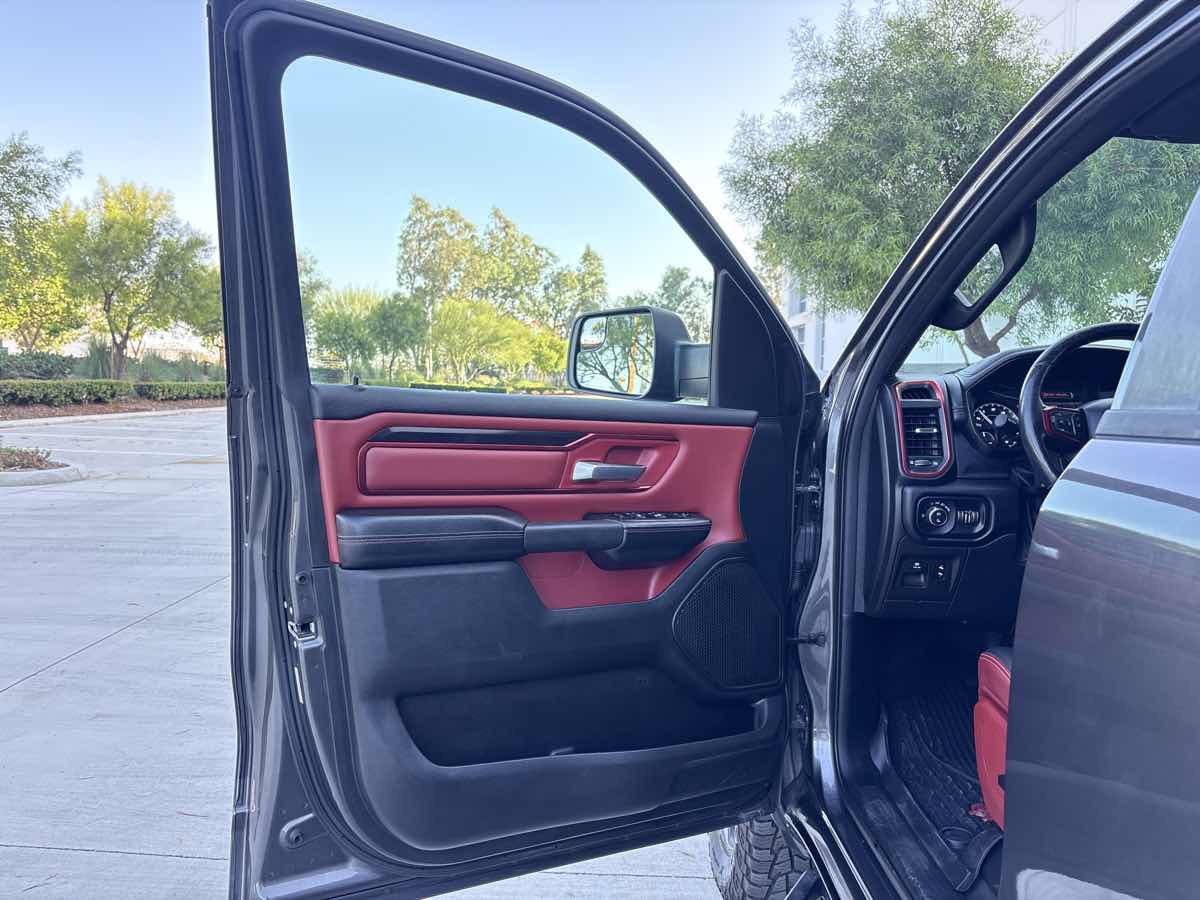 Photo 19 of this Ram 1500