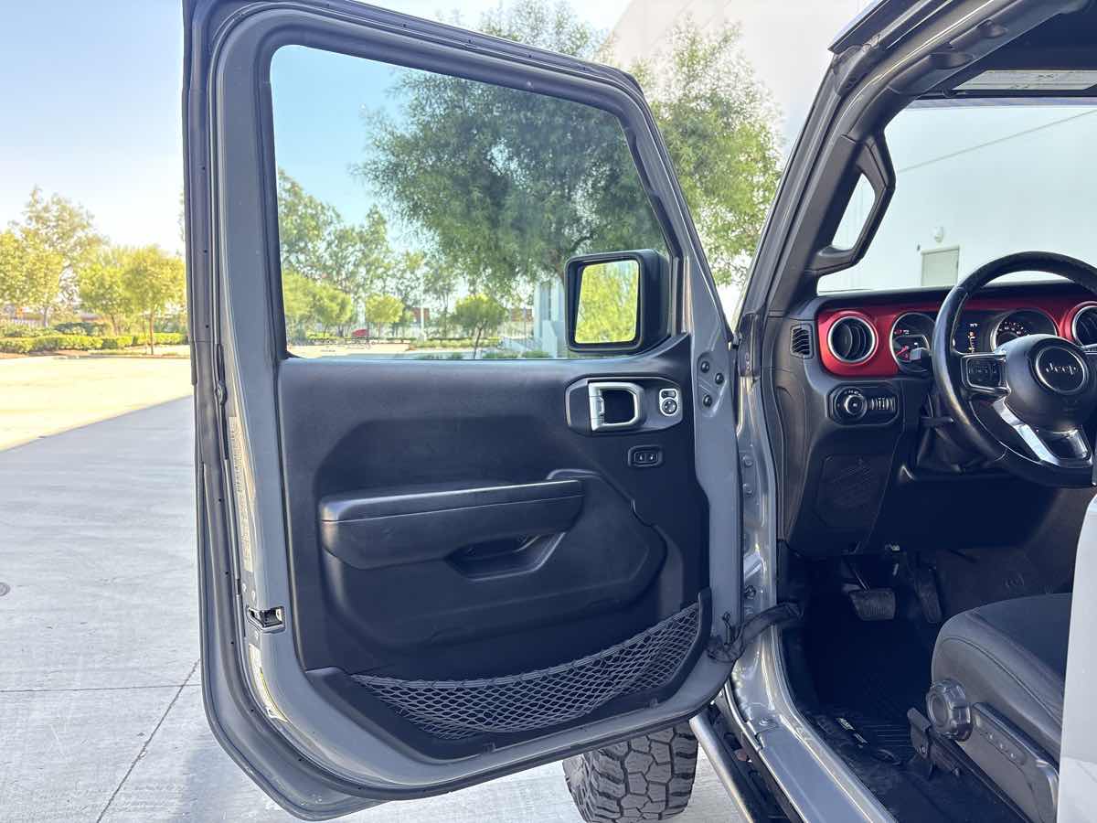 Photo 15 of this Jeep Wrangler