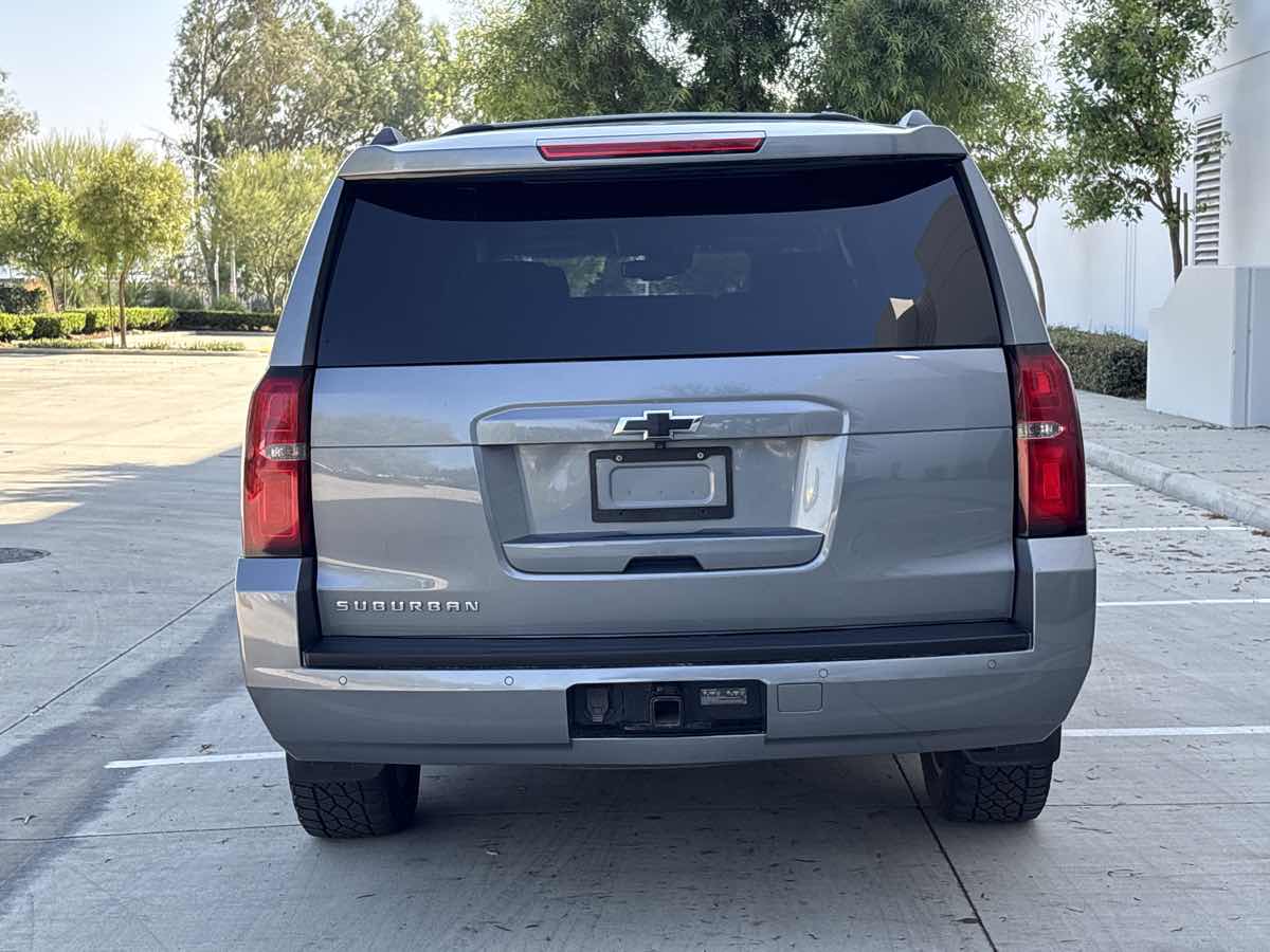 Photo 4 of this Chevrolet Suburban