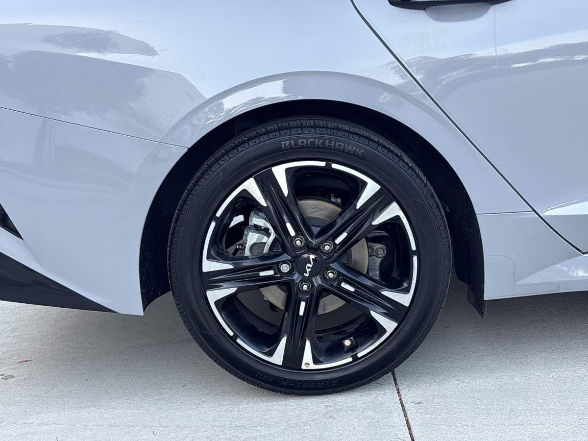 Photo 9 of this Kia K5