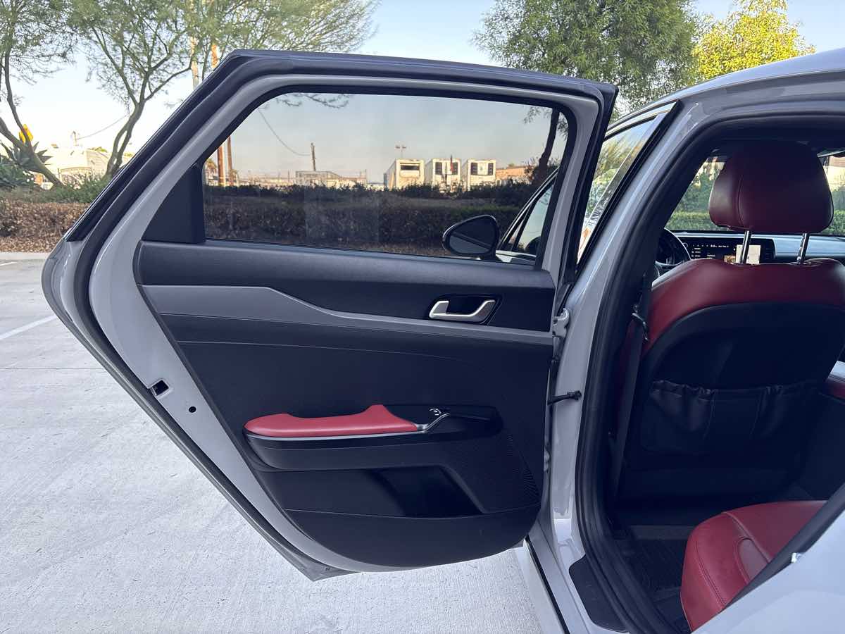 Photo 11 of this Kia K5