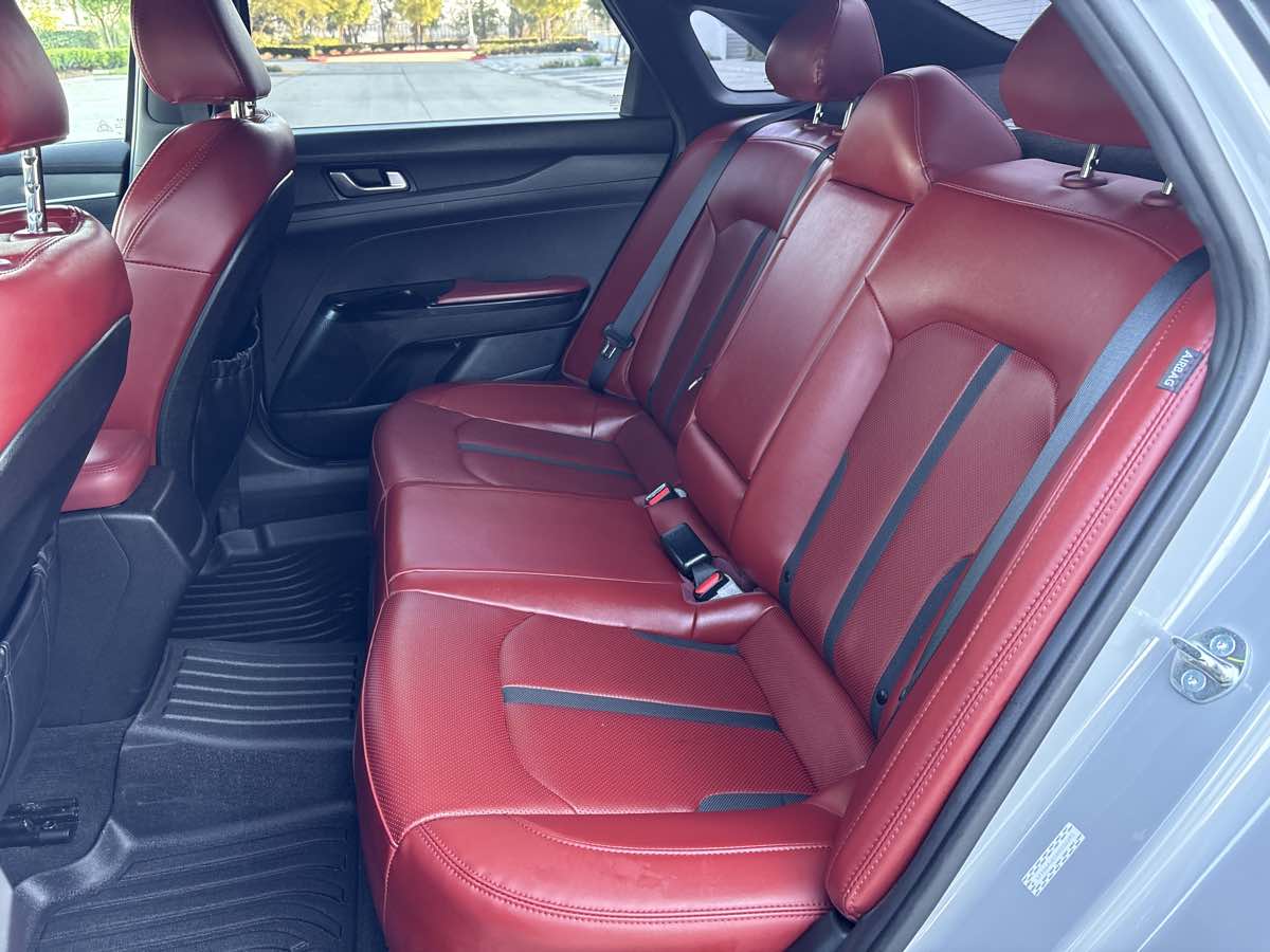 Photo 12 of this Kia K5
