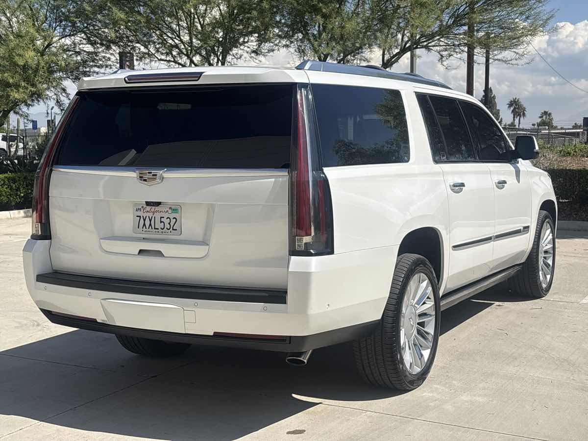 Photo 3 of this Cadillac Escalade ESV