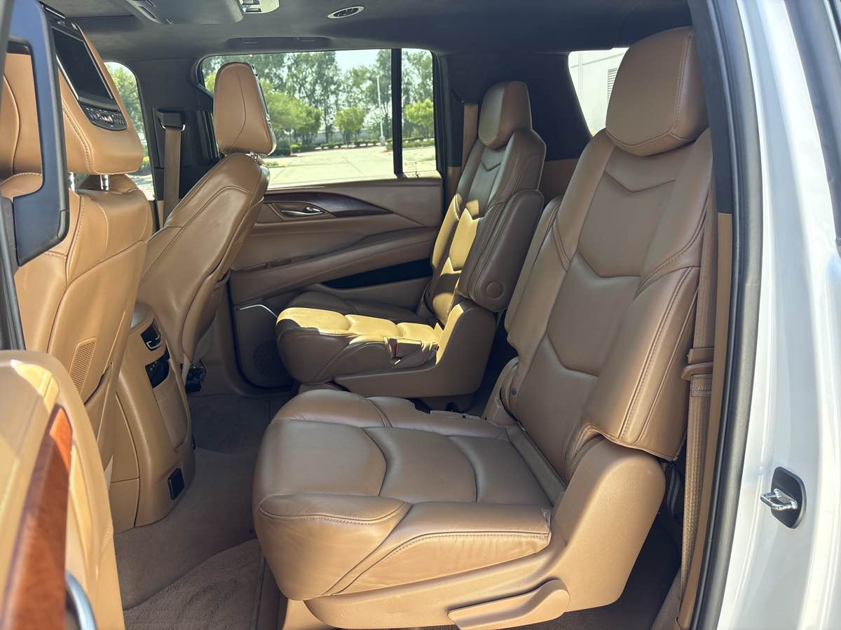 Photo 13 of this Cadillac Escalade ESV