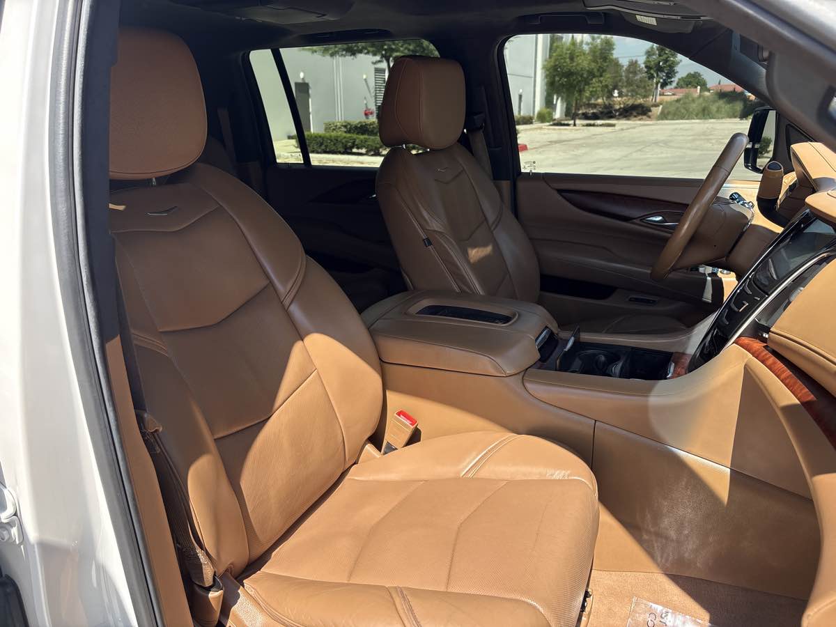Photo 23 of this Cadillac Escalade ESV