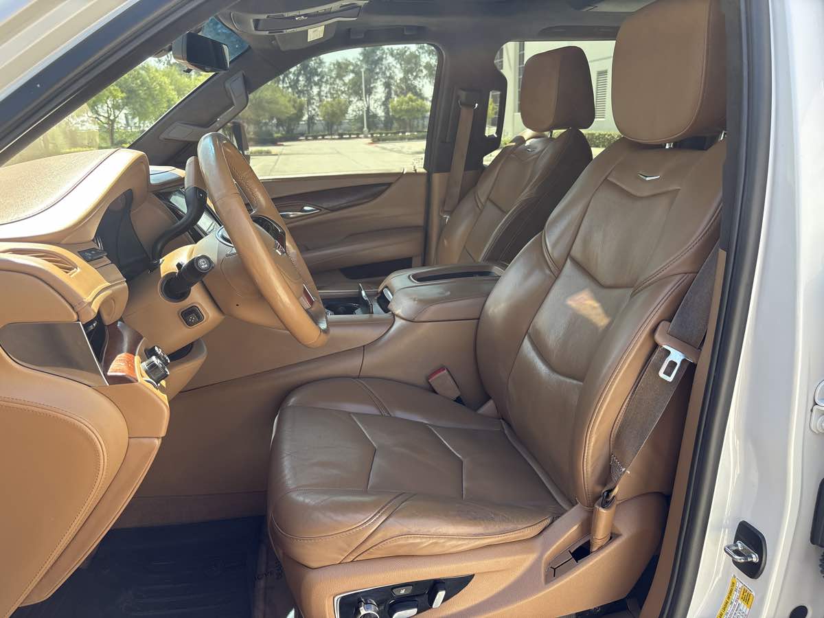 Photo 26 of this Cadillac Escalade ESV