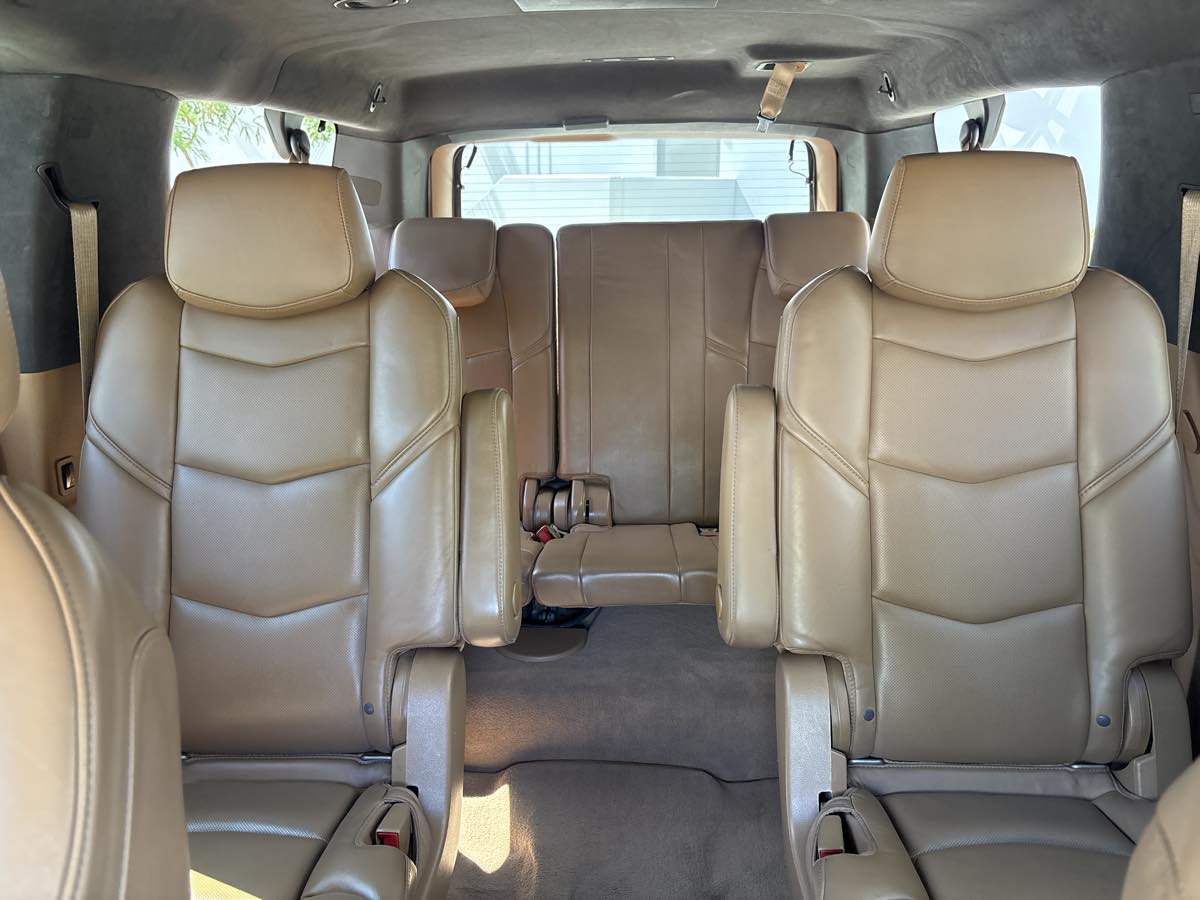 Photo 37 of this Cadillac Escalade ESV