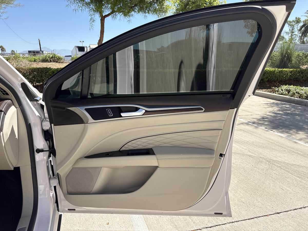 Photo 14 of this Ford Fusion Energi
