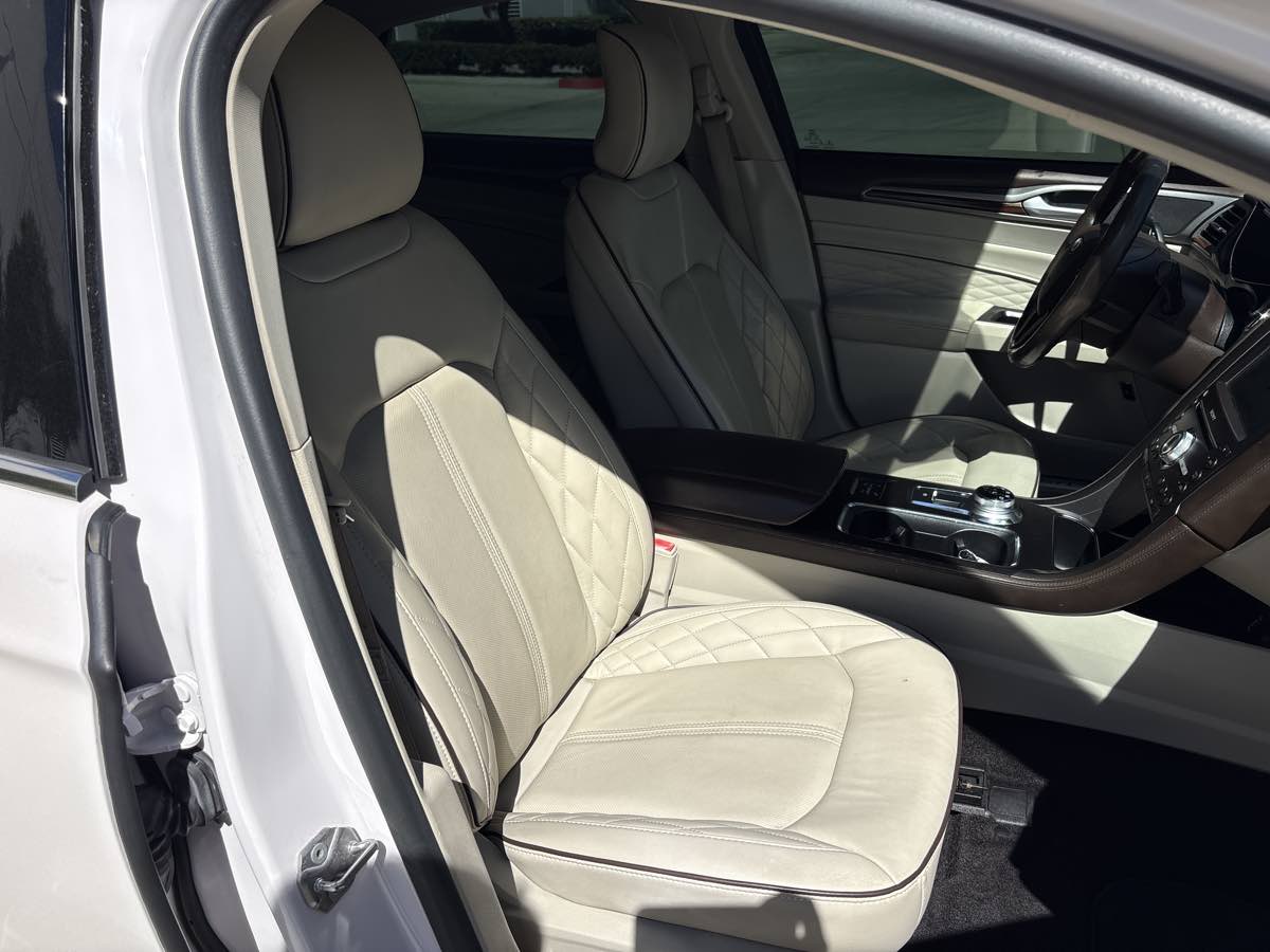 Photo 15 of this Ford Fusion Energi