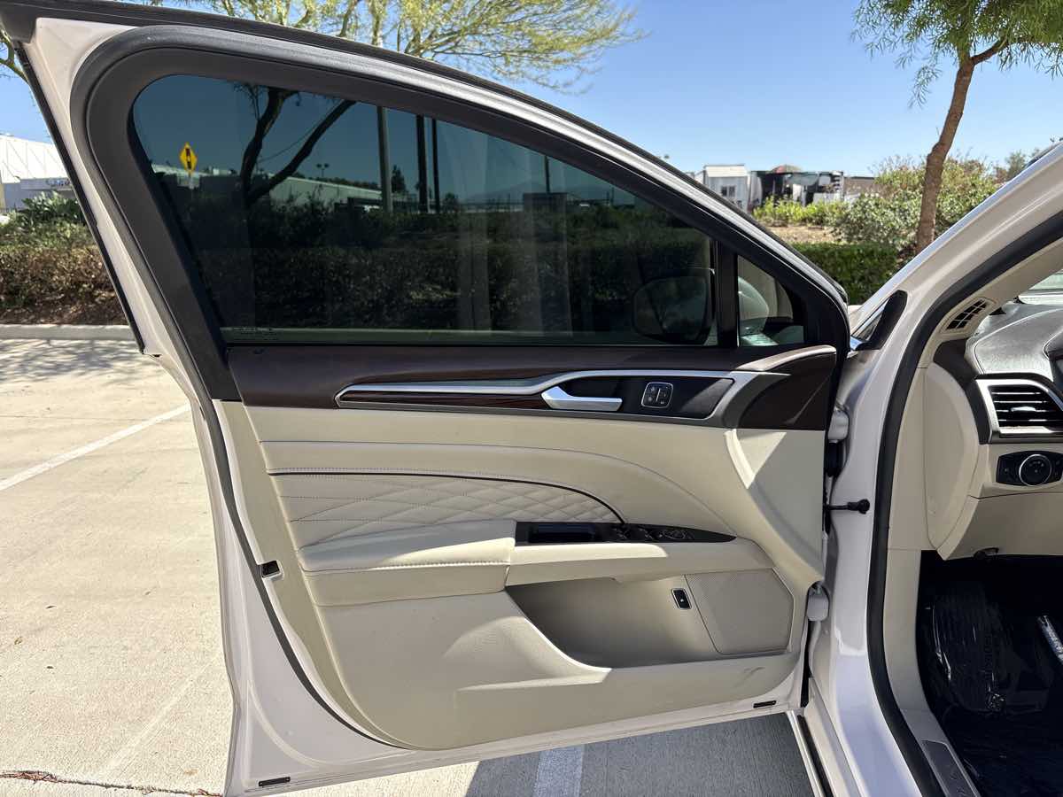 Photo 17 of this Ford Fusion Energi