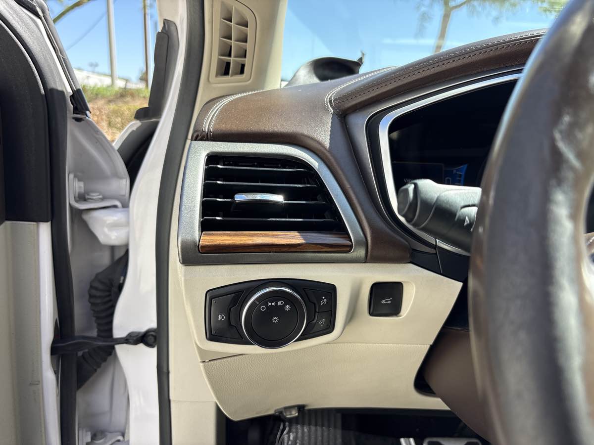 Photo 19 of this Ford Fusion Energi