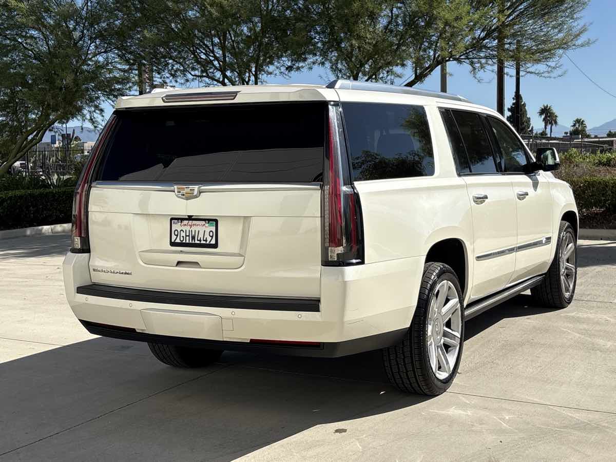 Photo 3 of this Cadillac Escalade ESV