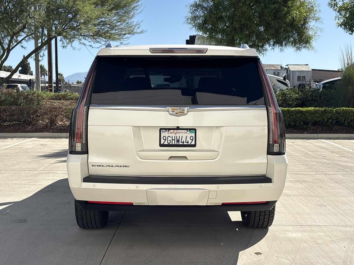 Photo 4 of this Cadillac Escalade ESV