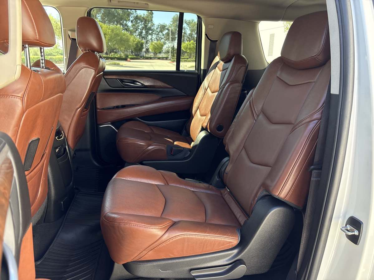 Photo 12 of this Cadillac Escalade ESV