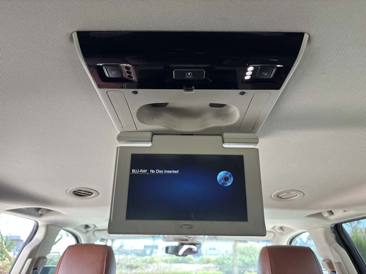 Photo 16 of this Cadillac Escalade ESV
