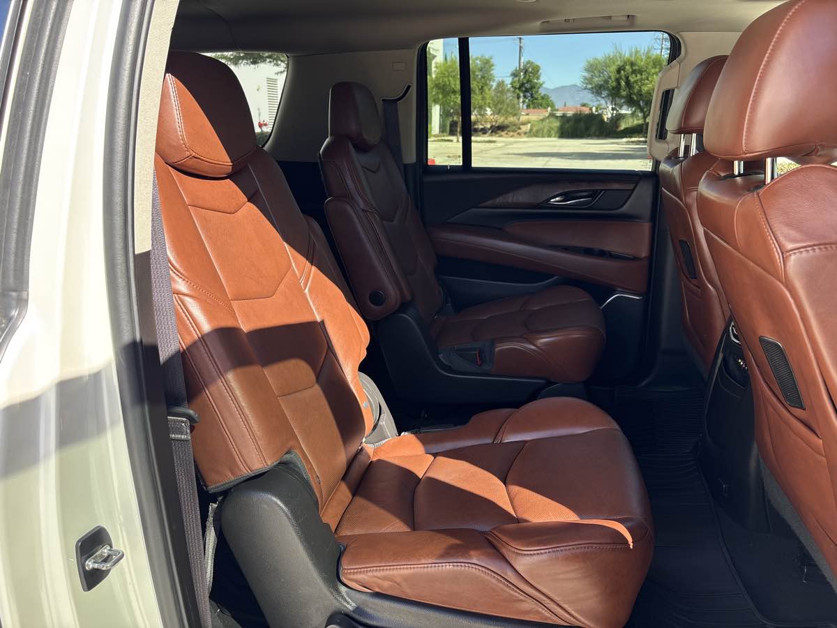 Photo 18 of this Cadillac Escalade ESV