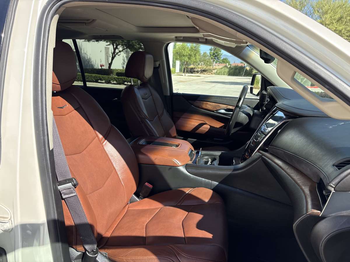 Photo 20 of this Cadillac Escalade ESV