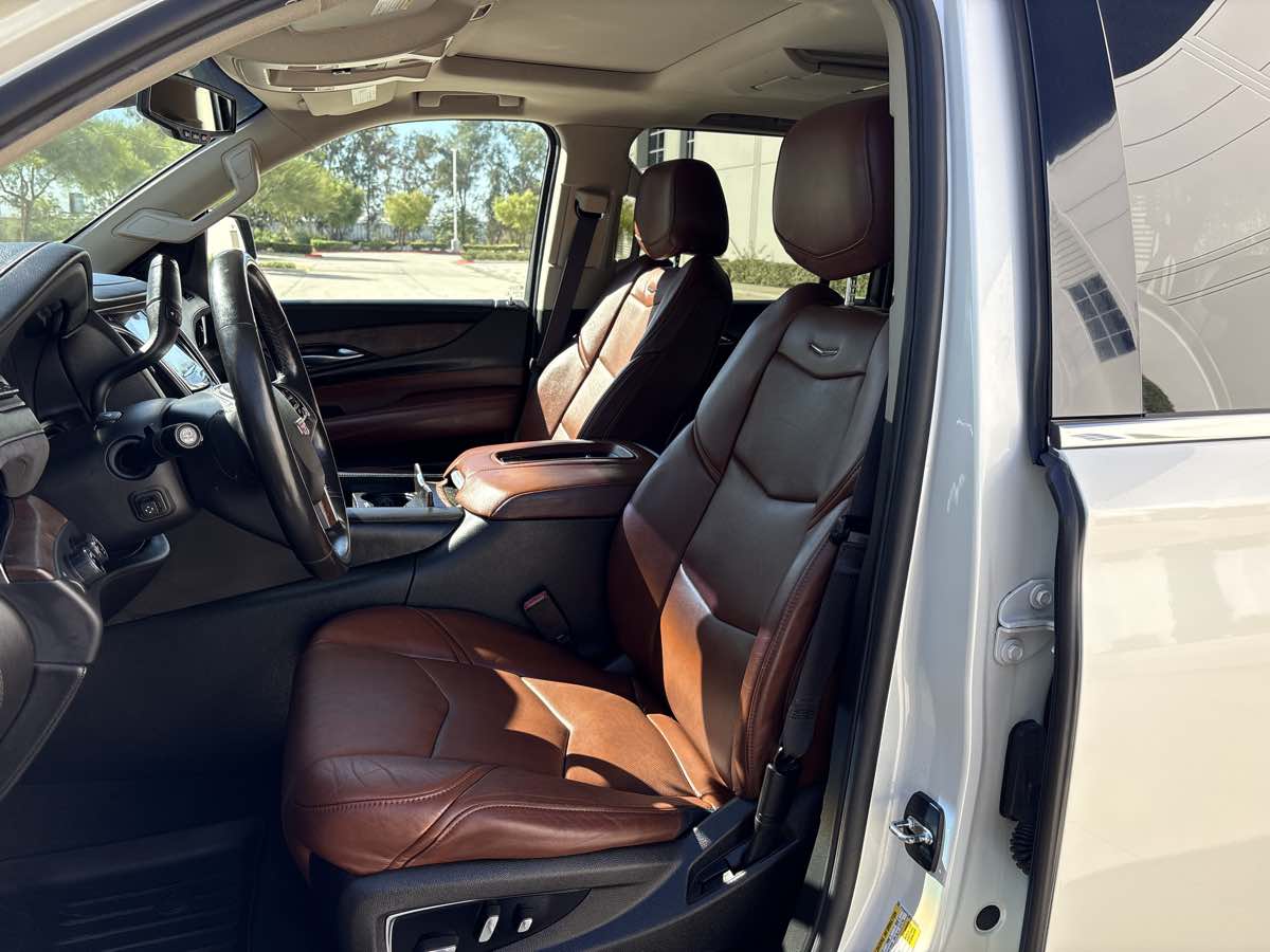 Photo 23 of this Cadillac Escalade ESV