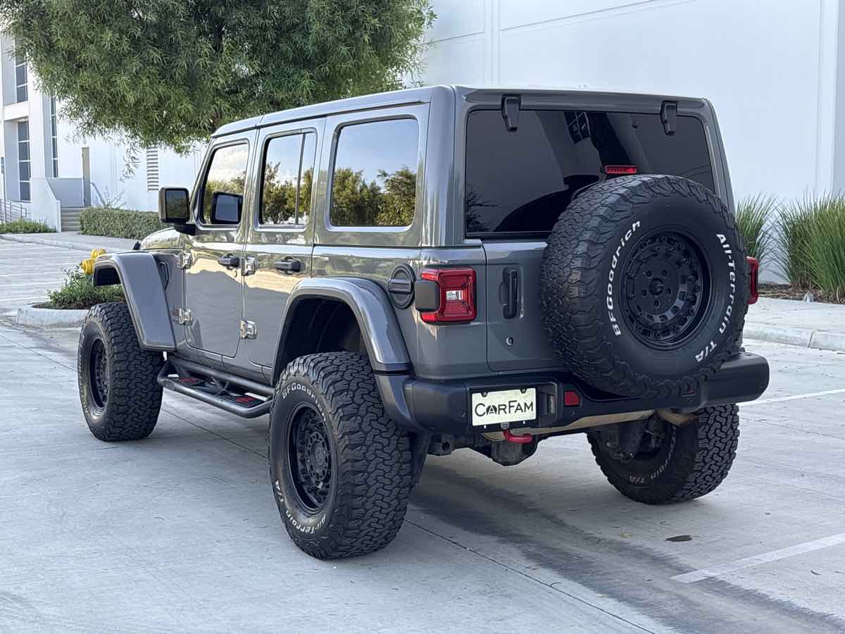 Photo 5 of this Jeep Wrangler Unlimited