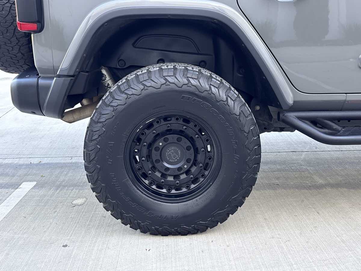Photo 9 of this Jeep Wrangler Unlimited