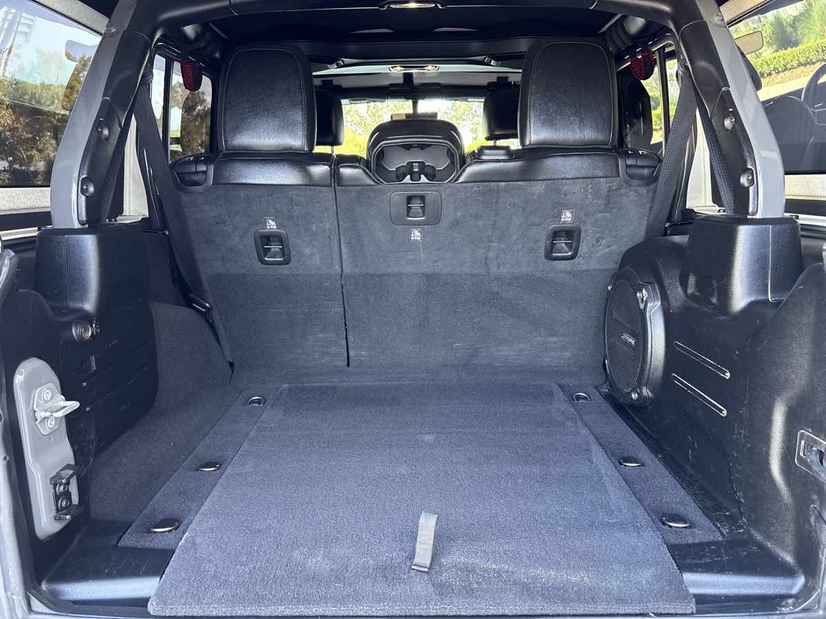 Photo 10 of this Jeep Wrangler Unlimited