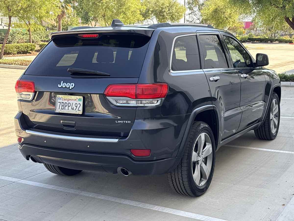 Photo 3 of this Jeep Grand Cherokee