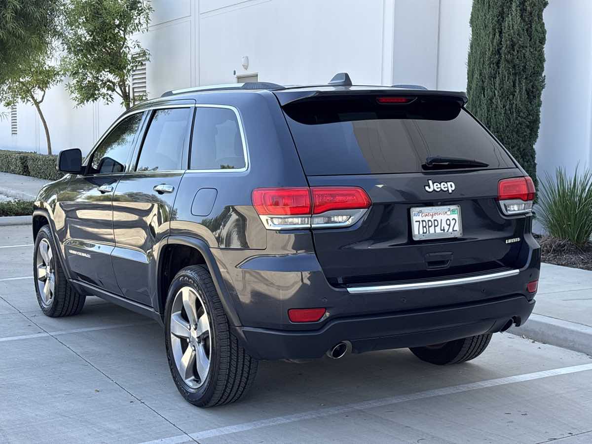 Photo 5 of this Jeep Grand Cherokee