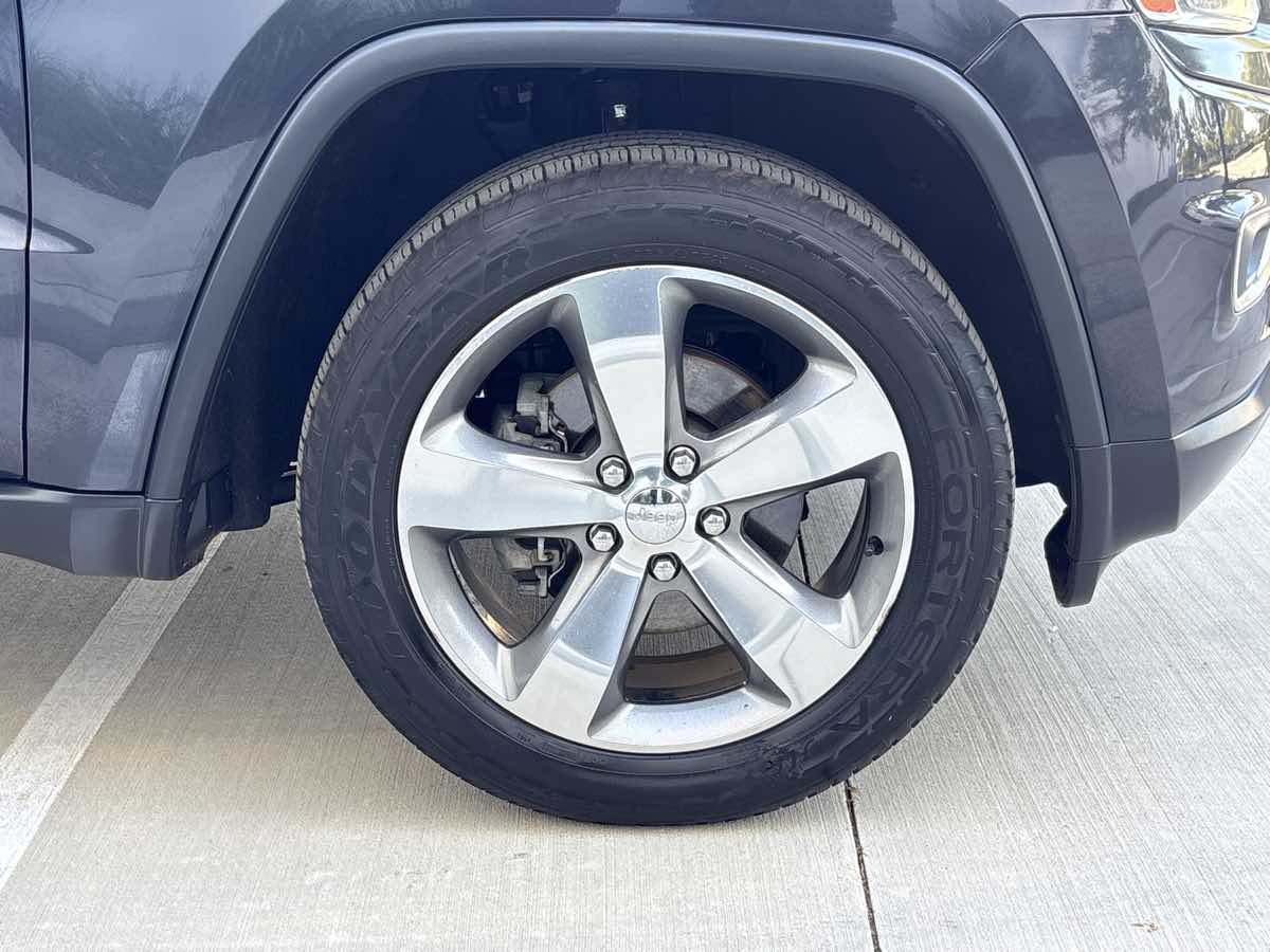 Photo 9 of this Jeep Grand Cherokee