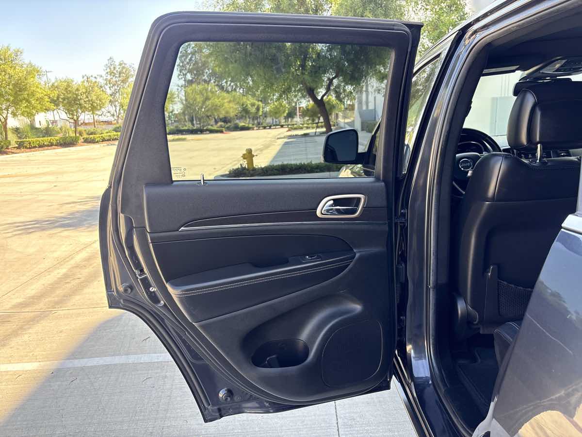 Photo 11 of this Jeep Grand Cherokee