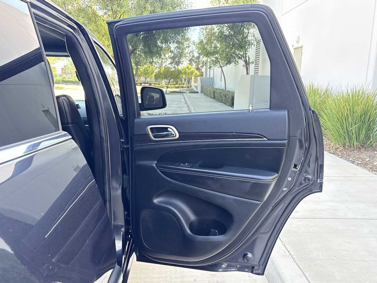 Photo 13 of this Jeep Grand Cherokee