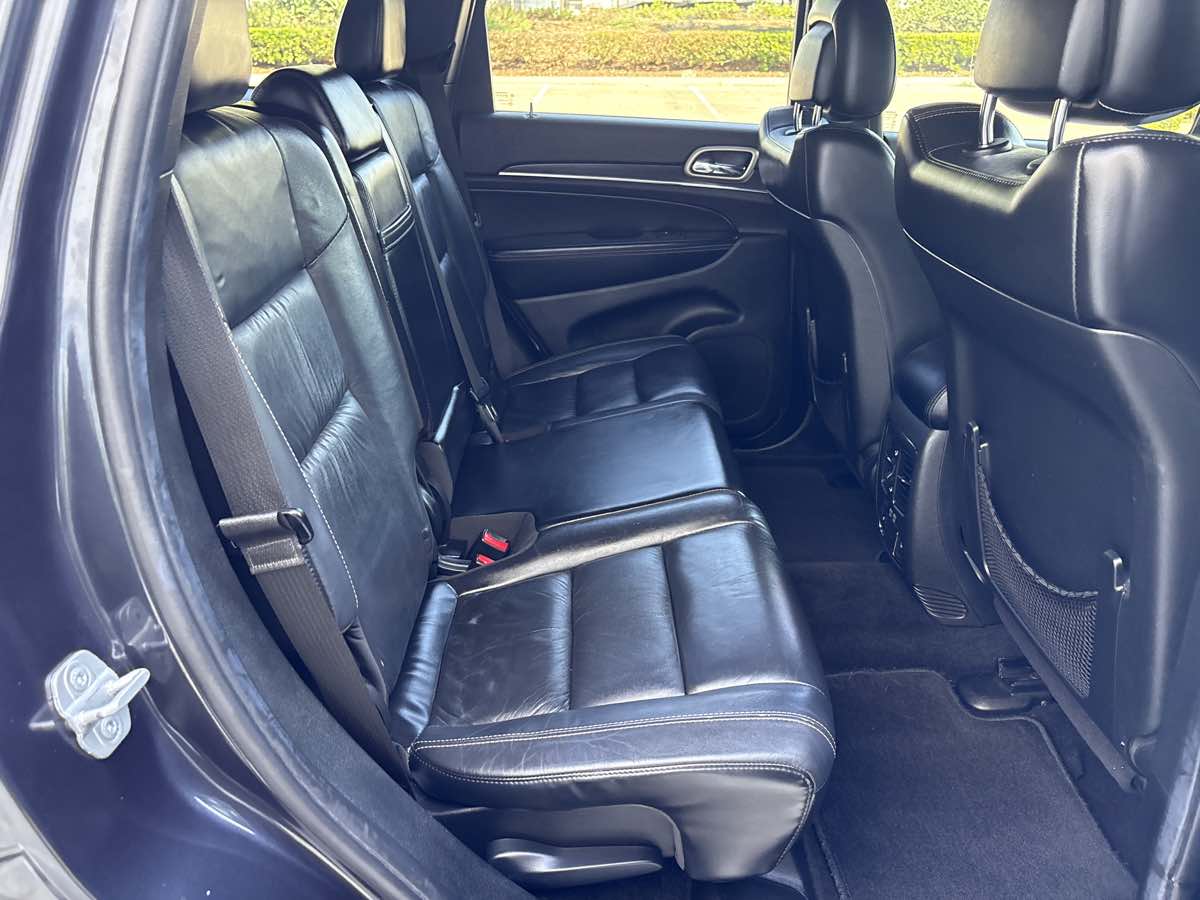 Photo 14 of this Jeep Grand Cherokee