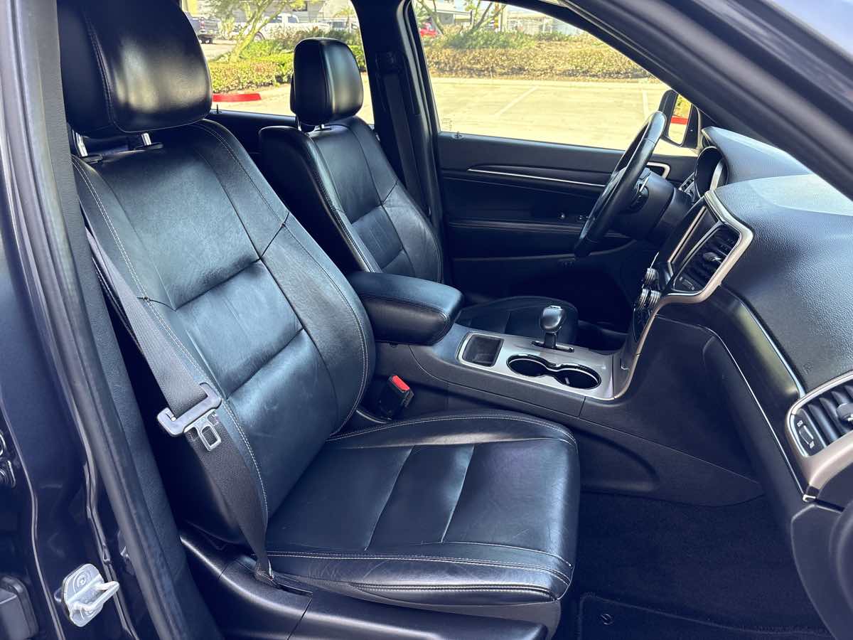 Photo 16 of this Jeep Grand Cherokee
