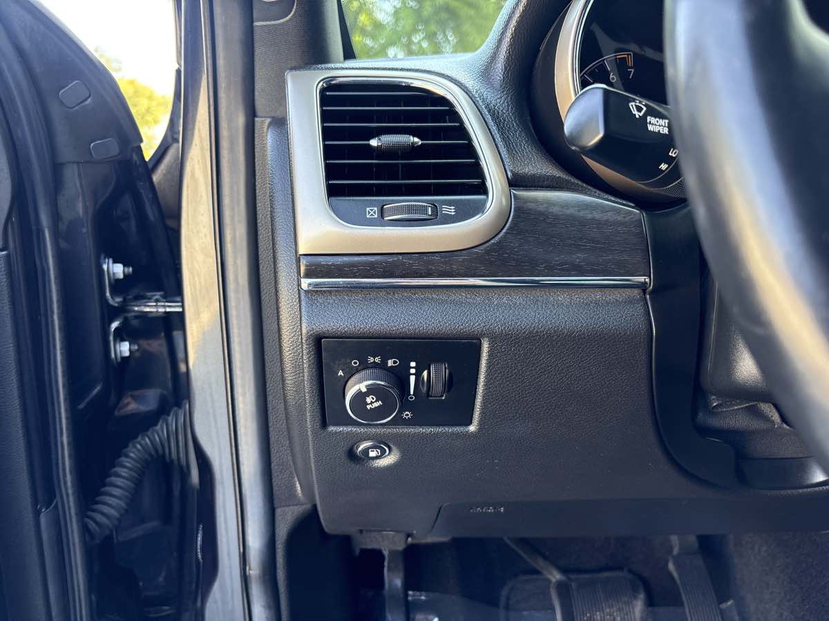 Photo 20 of this Jeep Grand Cherokee