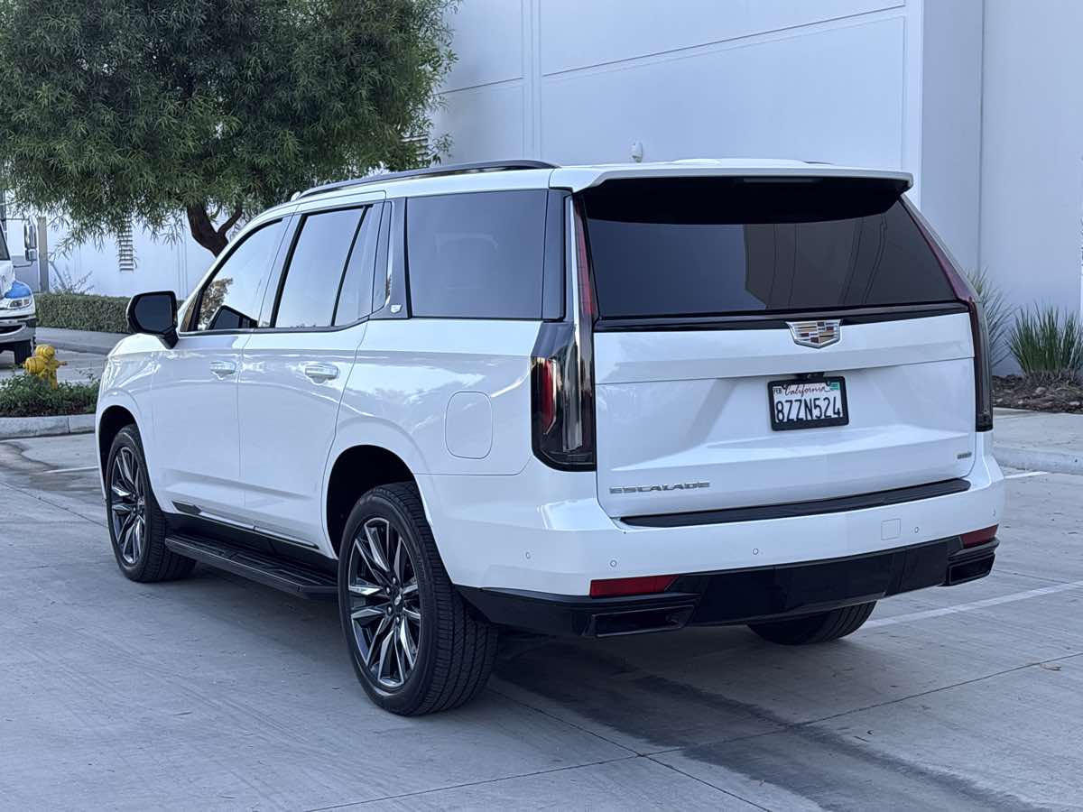 Photo 5 of this Cadillac Escalade
