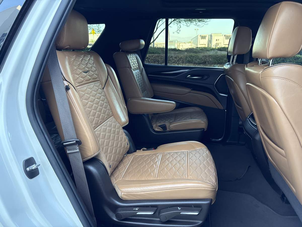 Photo 16 of this Cadillac Escalade